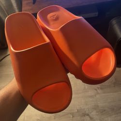 Yeezys Slides