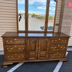 Pennsylvania house dresser with mirror/tocador con espejo
