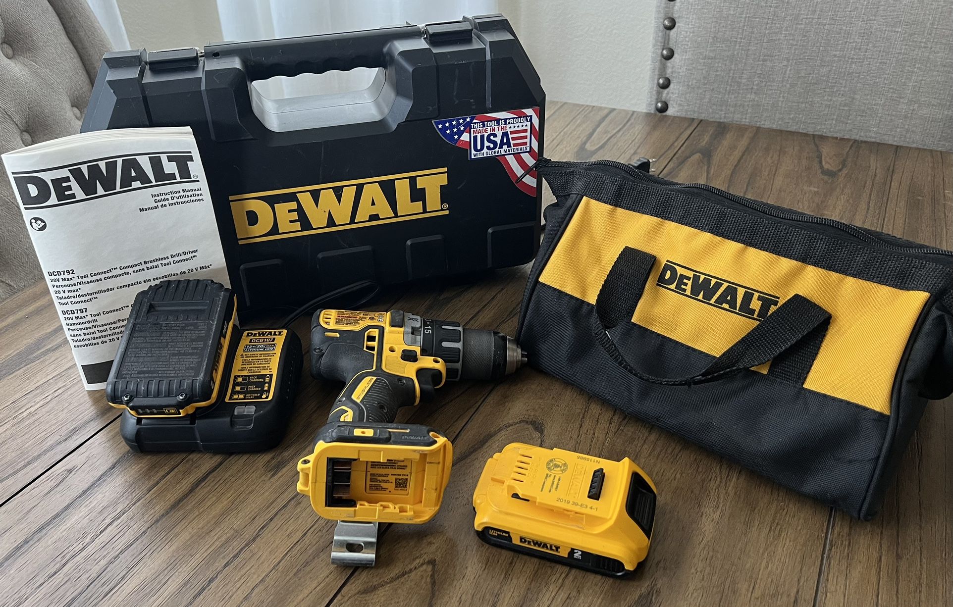 DEWALT DCD792 CORDLESS DRILL 20 VOLT MAX W/ 2 BATTERIES + CHARGER + Case + Bag