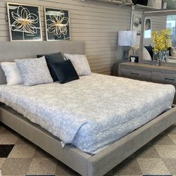 4 Pc  King Bedroom Set  