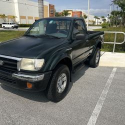 Toyota Tacoma PreRunner Shortbed 