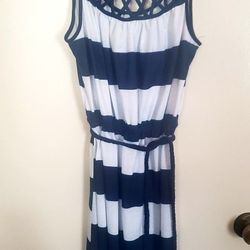 Ladies M (7-9) maxi Dress Like New