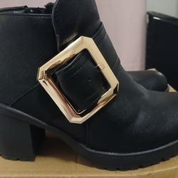 Black Ankle Boots (Size 5) Worn Once Like New $8 Pick up Mckinney