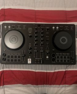 Pioneer DJ DDJ-FLX4 DJ Controller – Like New w/ Original Box
