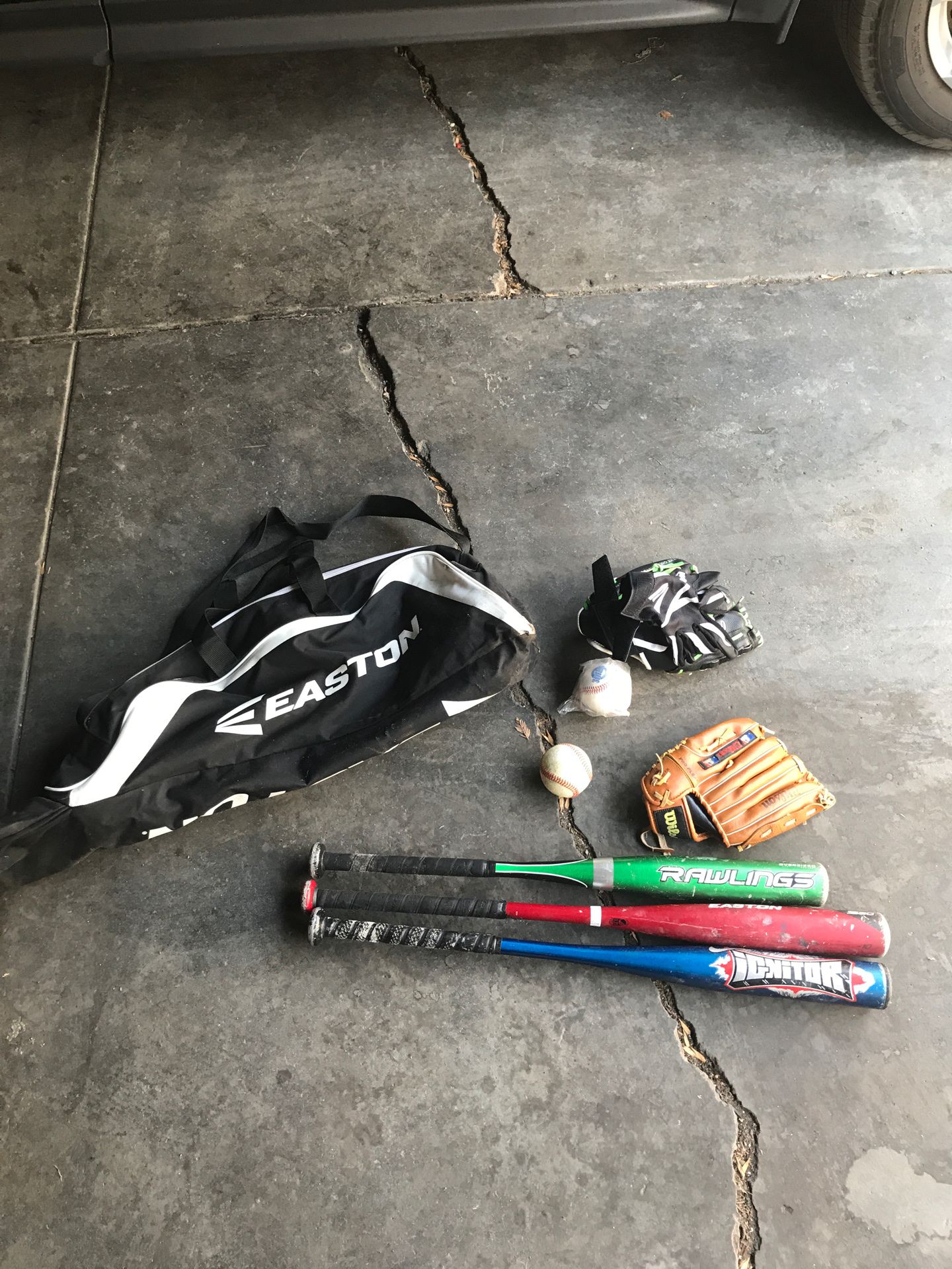 Baseball equipment