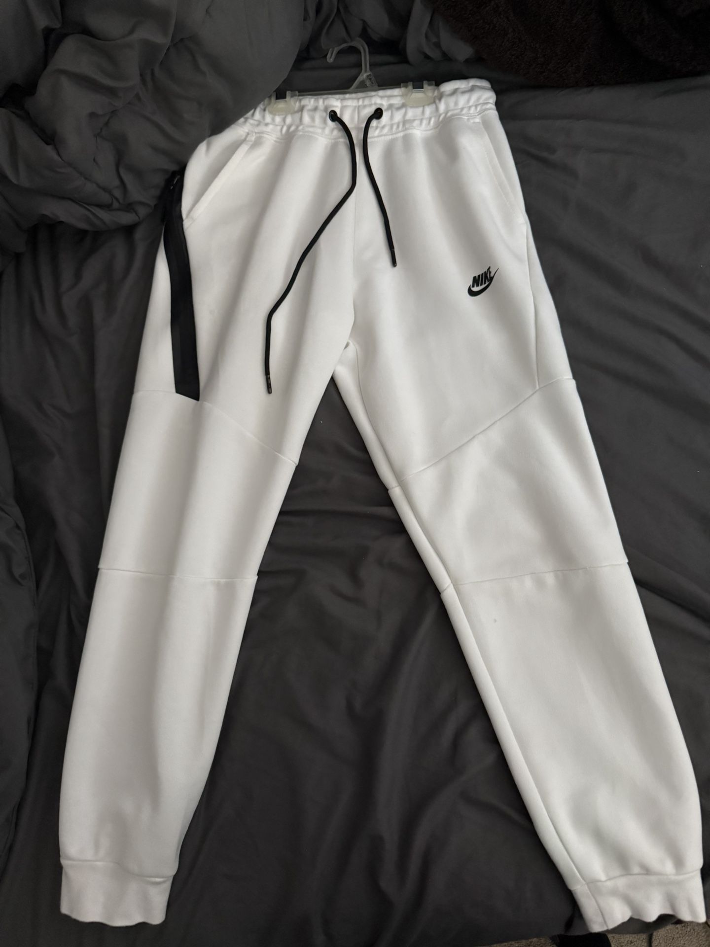 Nike Tech Pants (WHITE)