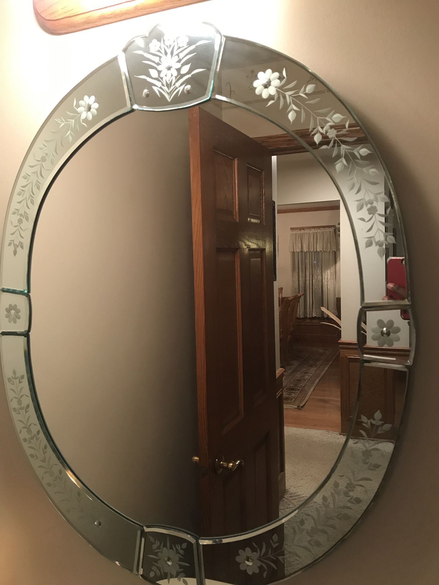 Beautiful decor wall mirror 35” tall