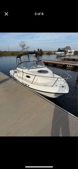 Great Condition Very Clean 18 ft Seaswirl Cuddy Walk Around