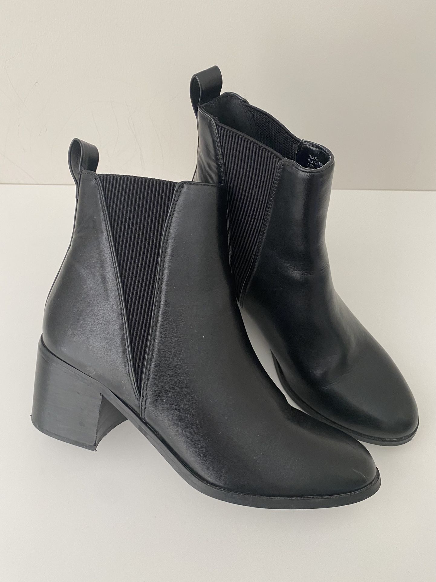 Steve Madden Booties 7.5 Boots Great Condition