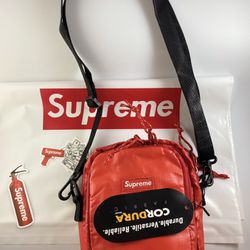 Supreme Duffle Bag for Sale in Queens, NY - OfferUp