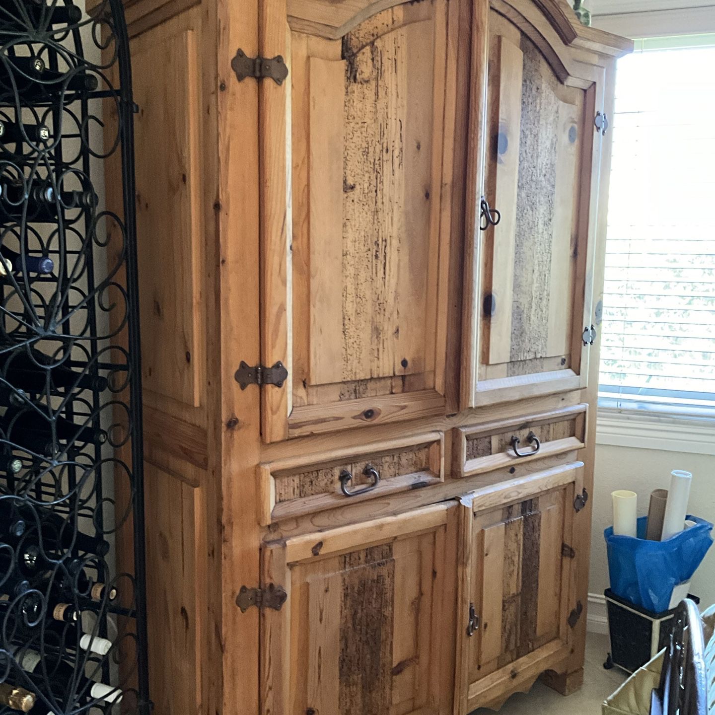 Armoire/ TV Cabinet