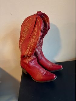 Red cowboy boots 7