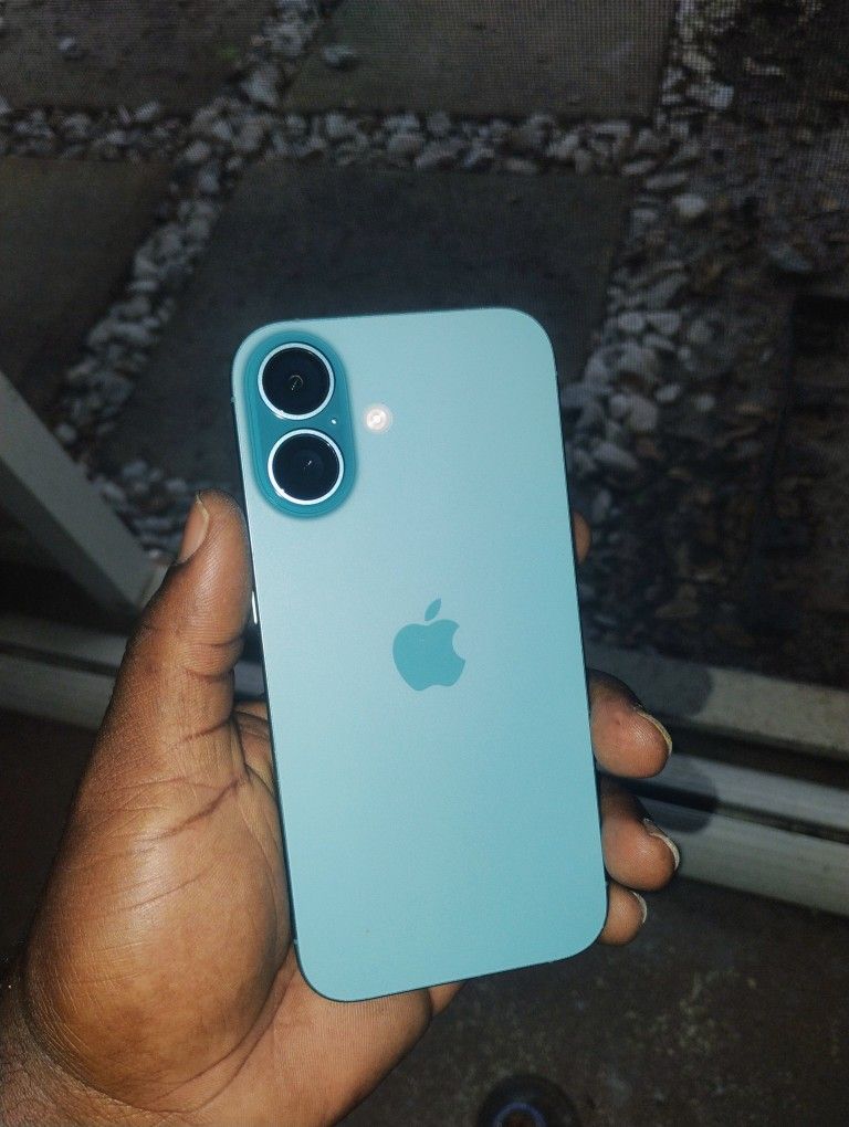 iPhone 16 AT&T Or Cricket