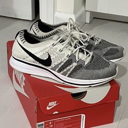 Nike White Trainer (2017) for Sale in York, NY - OfferUp