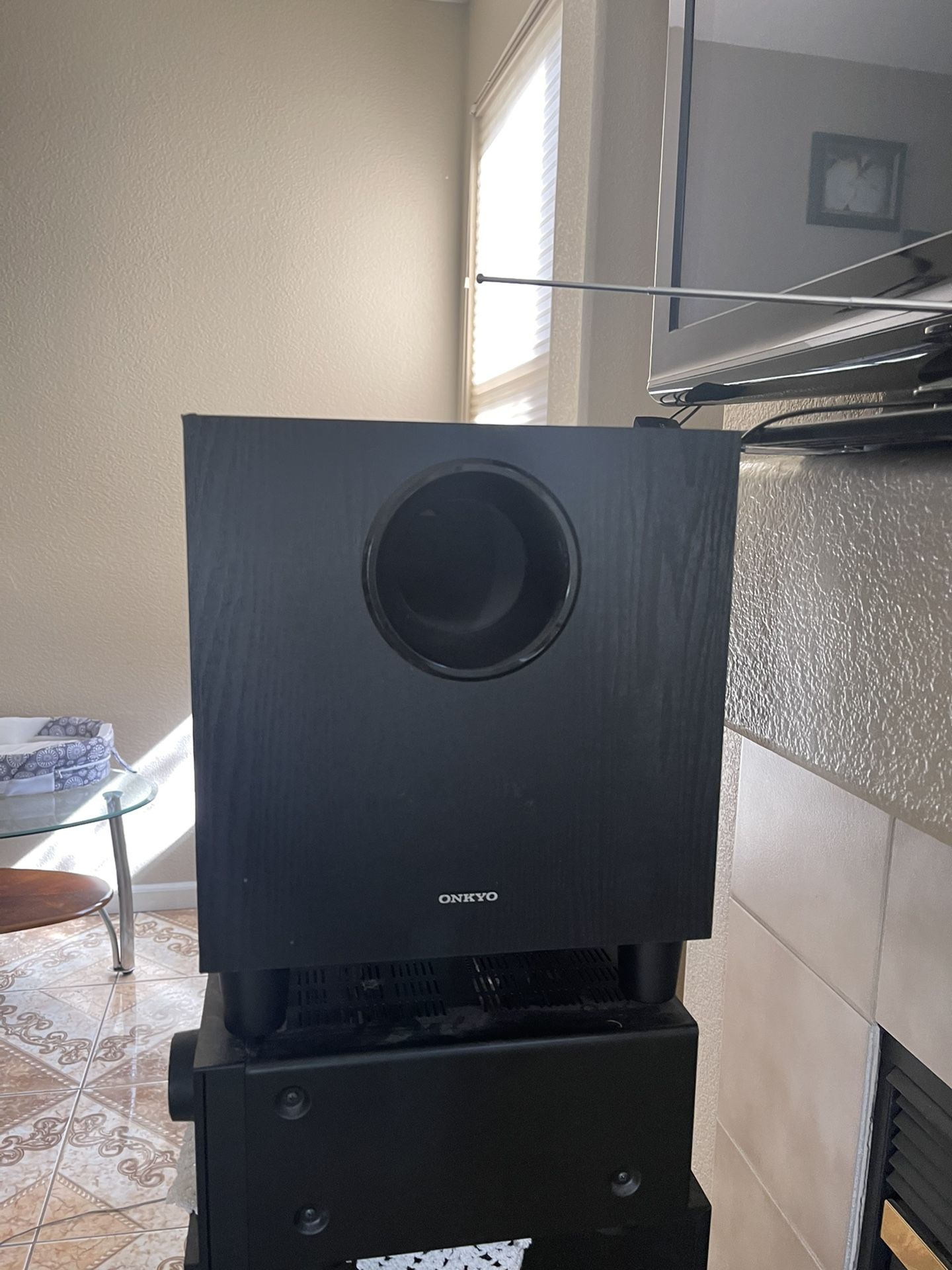 ONKYO STEREO AND BASS ANS SPEAKER FOR SAL