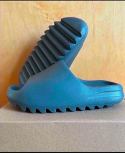 Adidas Yeezy Slide Slate Marine Men’s Size 8 ID2349 Brand New.
