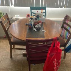 Dinning Room Table 4 Chairs 