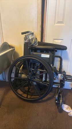 Chariot W wheelchair and porter potty assistance chair