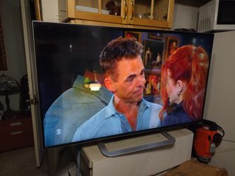 50 inch Vizio Hdtv not smart with remote beautiful picture