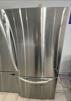 LG Bottom freezer Refrigerator 33" Wide with an ice maker