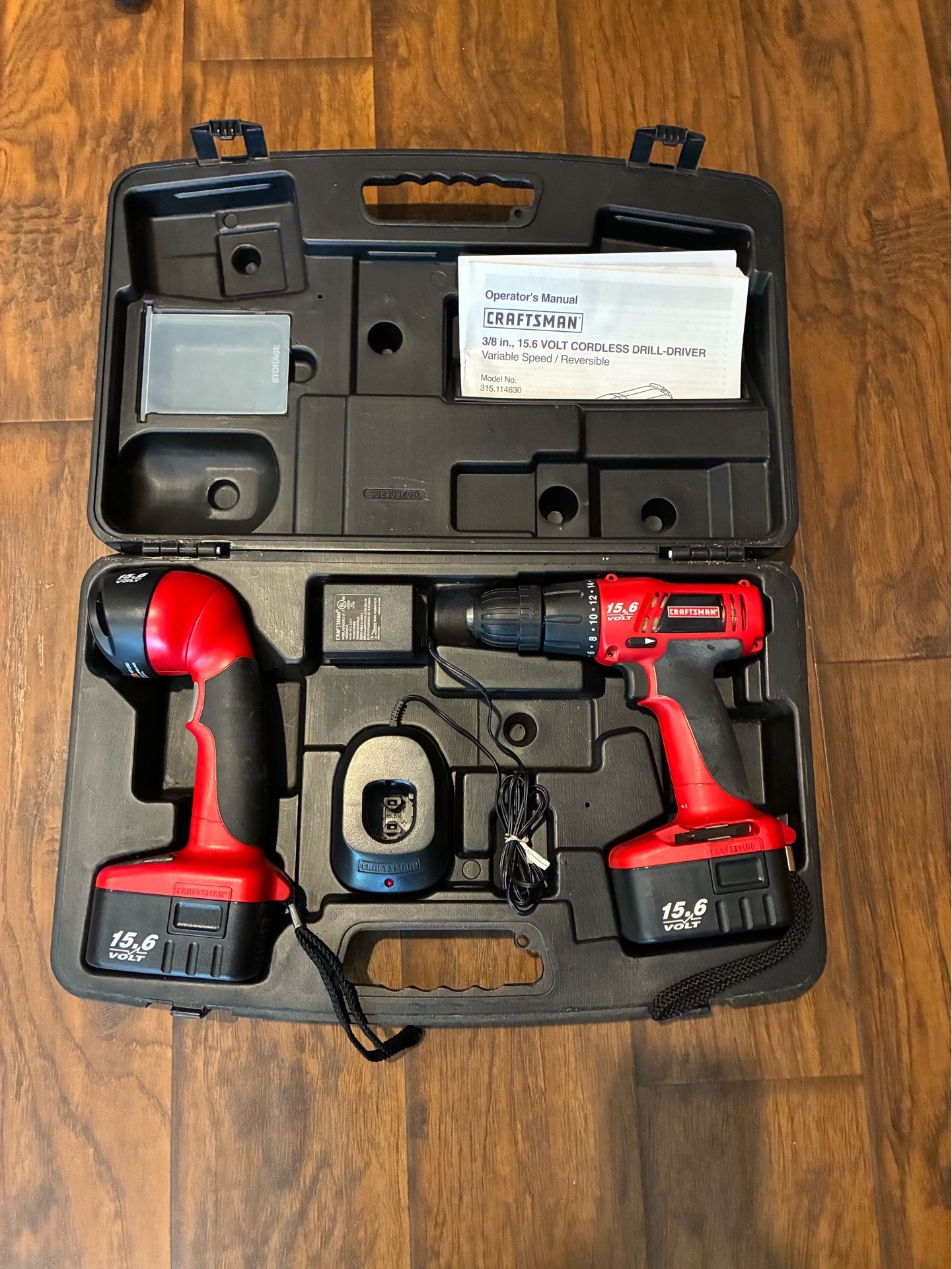 Craftsman 15.6 Cordless Drill -Driver and Flashlight