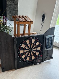 Unicorn Vanquish Electronic Dartboard Cabinet Set