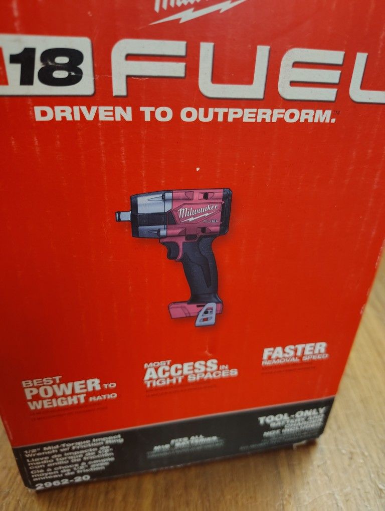 Milwaukee Fuel 1/2 In Impact Wrench Mid Torque 650 Lbs