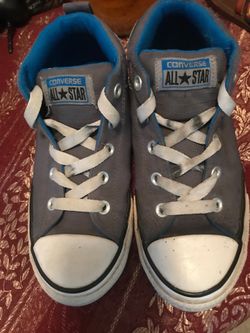 Boys converse  chucks size 4