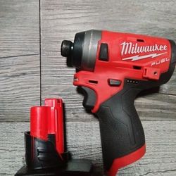 Milwaukee M12 FUEL 1/4-in. Hex Impact Driver with Battery Pack