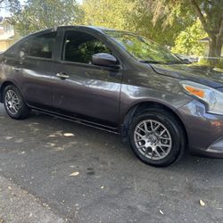 2015 Nissan Versa SV