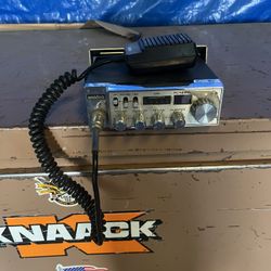 Uniden PC 122XL CB RADIO 