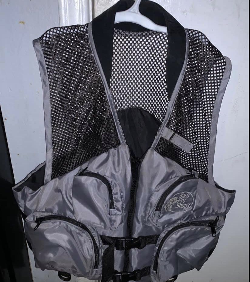 Bass Pro Shops Size Median Fishing Mesh Vest