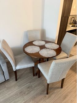 Dinning table + chairs