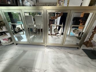 Mirrored 4-Door Buffet Cabinet / Sideboard – Silver & Mirrored