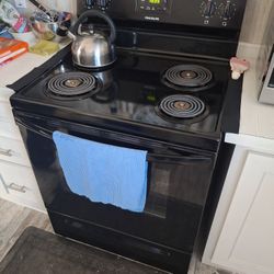 Frigidaire Oven With Coil Burners
