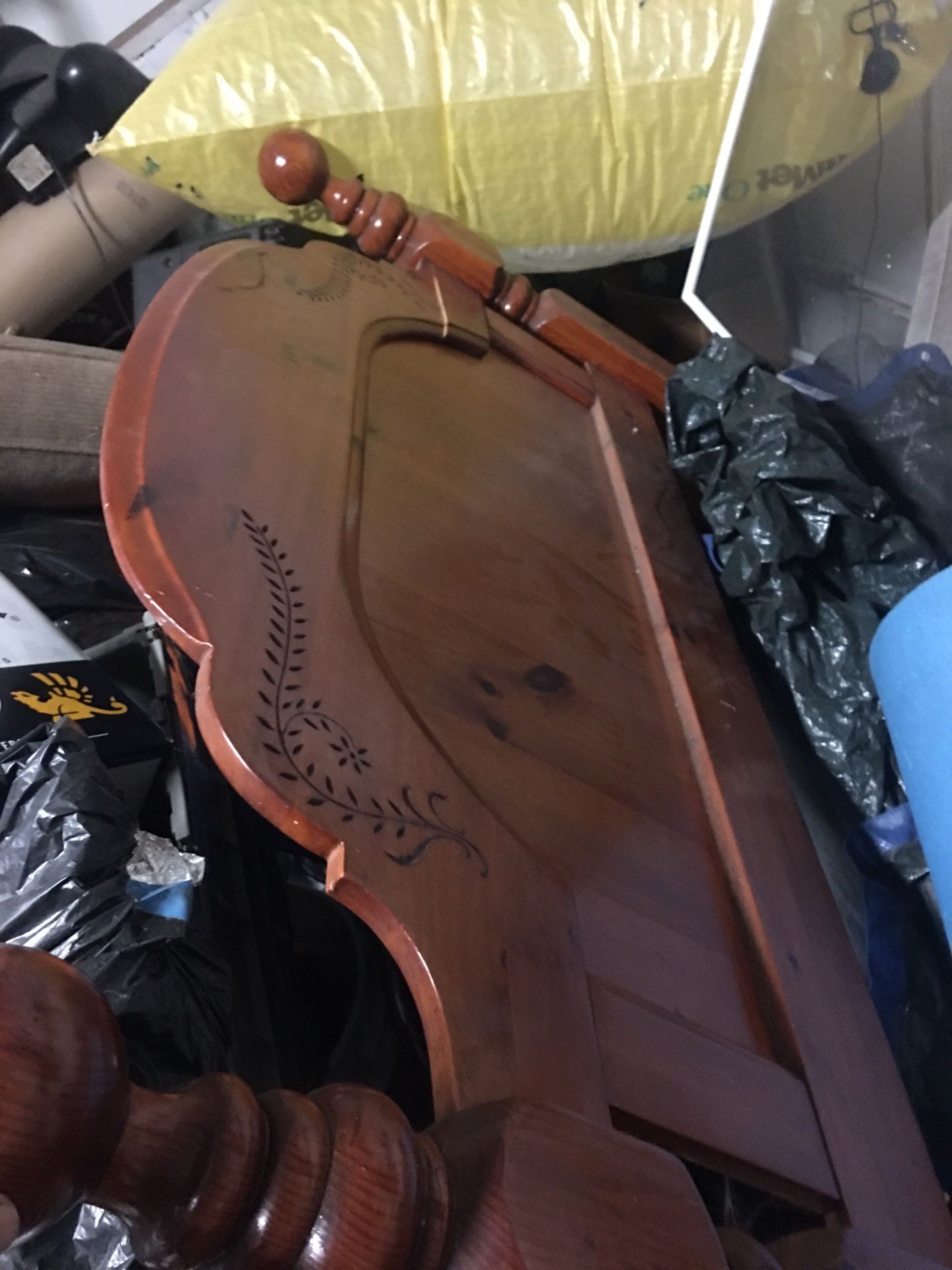 Oak wood bed frame Solid Wood High Craftsmanship Just Needs Cleaned