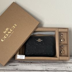 Coach Boxed Corner Zip Wristlet In Signature Leather