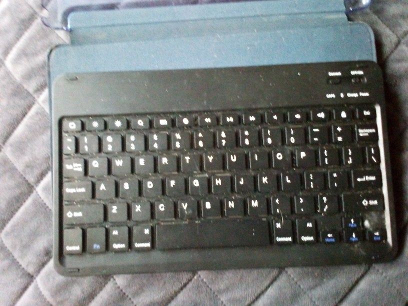 Wireless Bluetooth Keyboard 