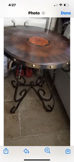 Corner Round Table!