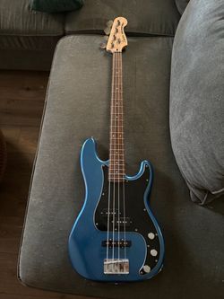 Fender squire P-bass (blue)