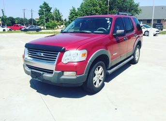 2007 Ford Explorer (great condition)
