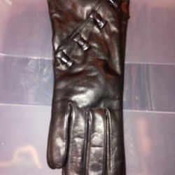 Women's A Pair Of Soft Leather Gloves