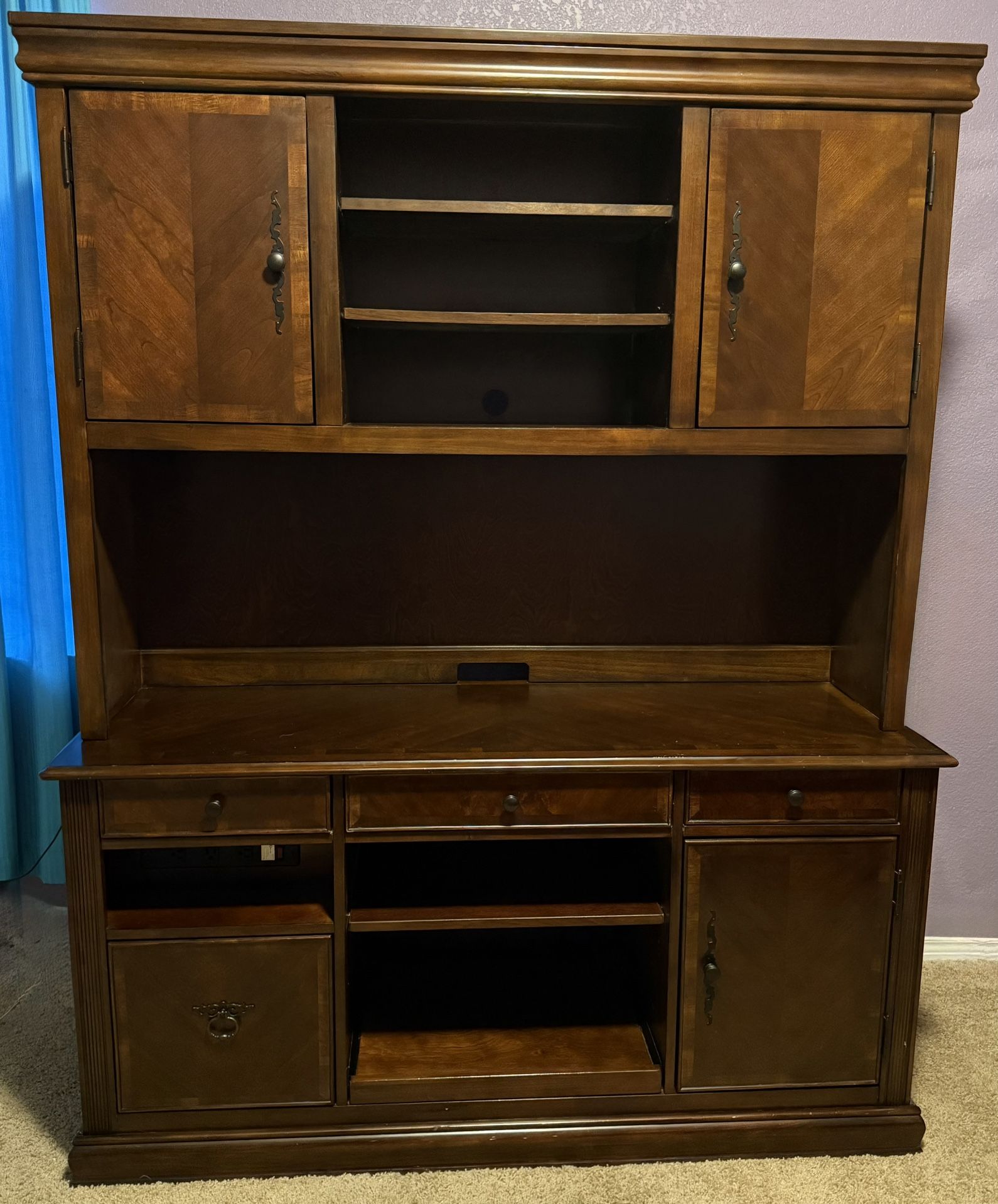 Desk And Hutch