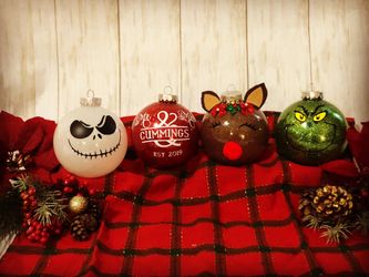 Customized glitter ornaments