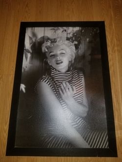 Marilyn Monroe Picture...3ftx2ft Large Size..Good Condition!