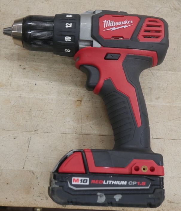 Milwaukee 2606-20 M18 18V 1/2" Cordless Drill/Driver W 1.5AH BATTERY 886553-2