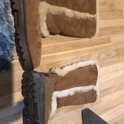 Womens Ugg Boots Size 8 Brown