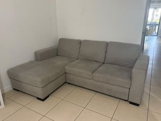 Rooms To Go Angelino Heights Gray Sleeper Sectional Sofa – Great Condition