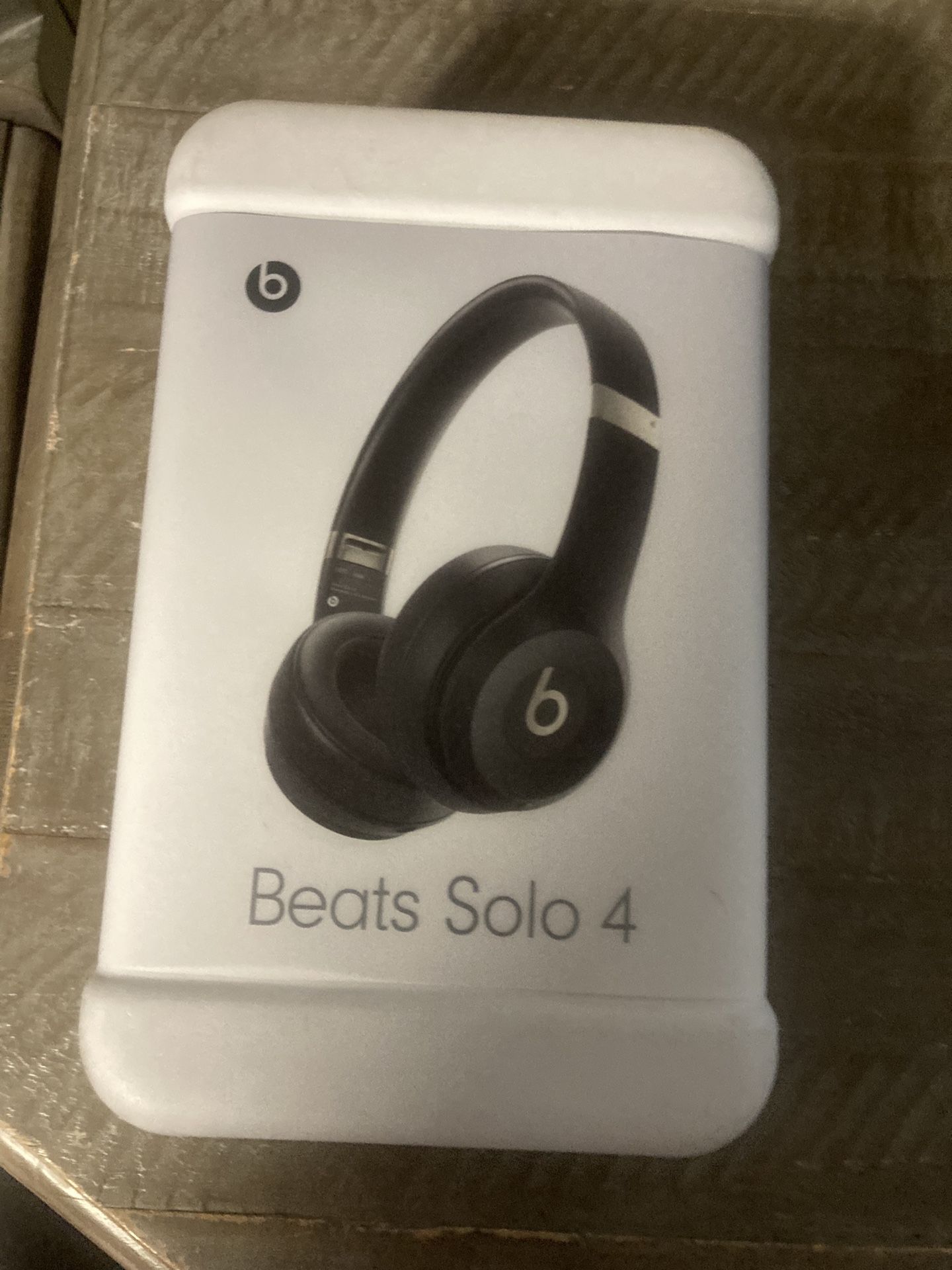 Beats Solo 4