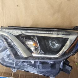 2016 Toyota Rav4 Headlight